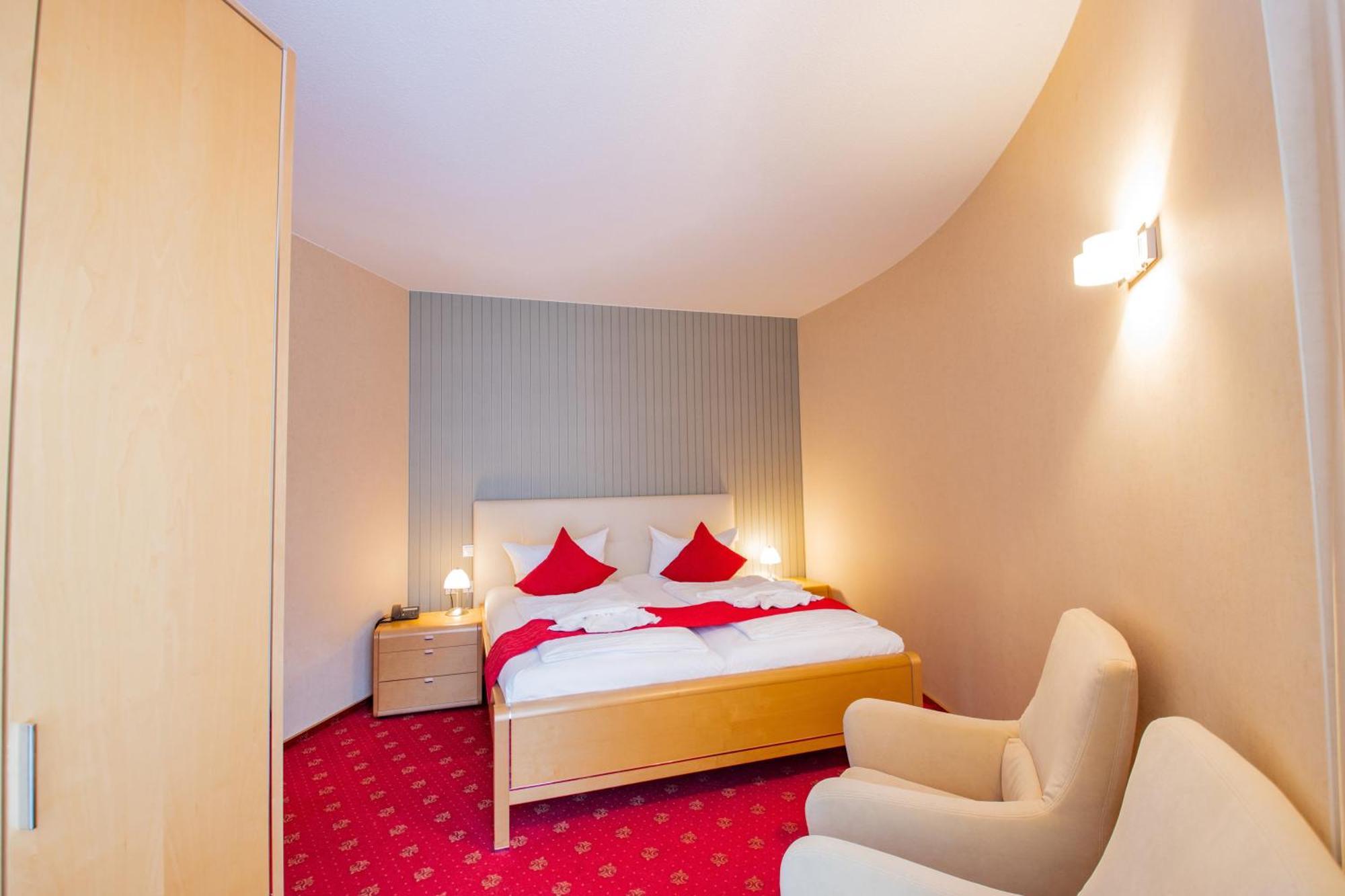 Seehotel Grossraeschen Exterior photo