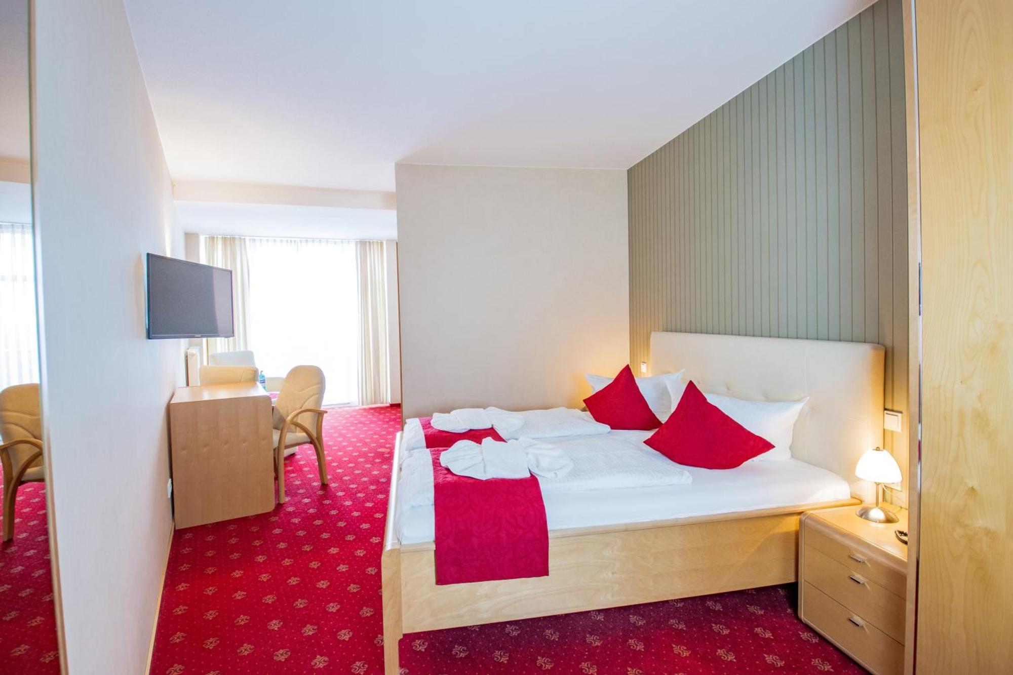 Seehotel Grossraeschen Exterior photo