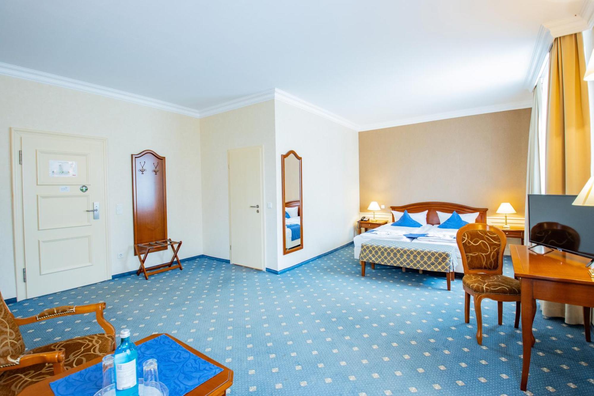 Seehotel Grossraeschen Exterior photo