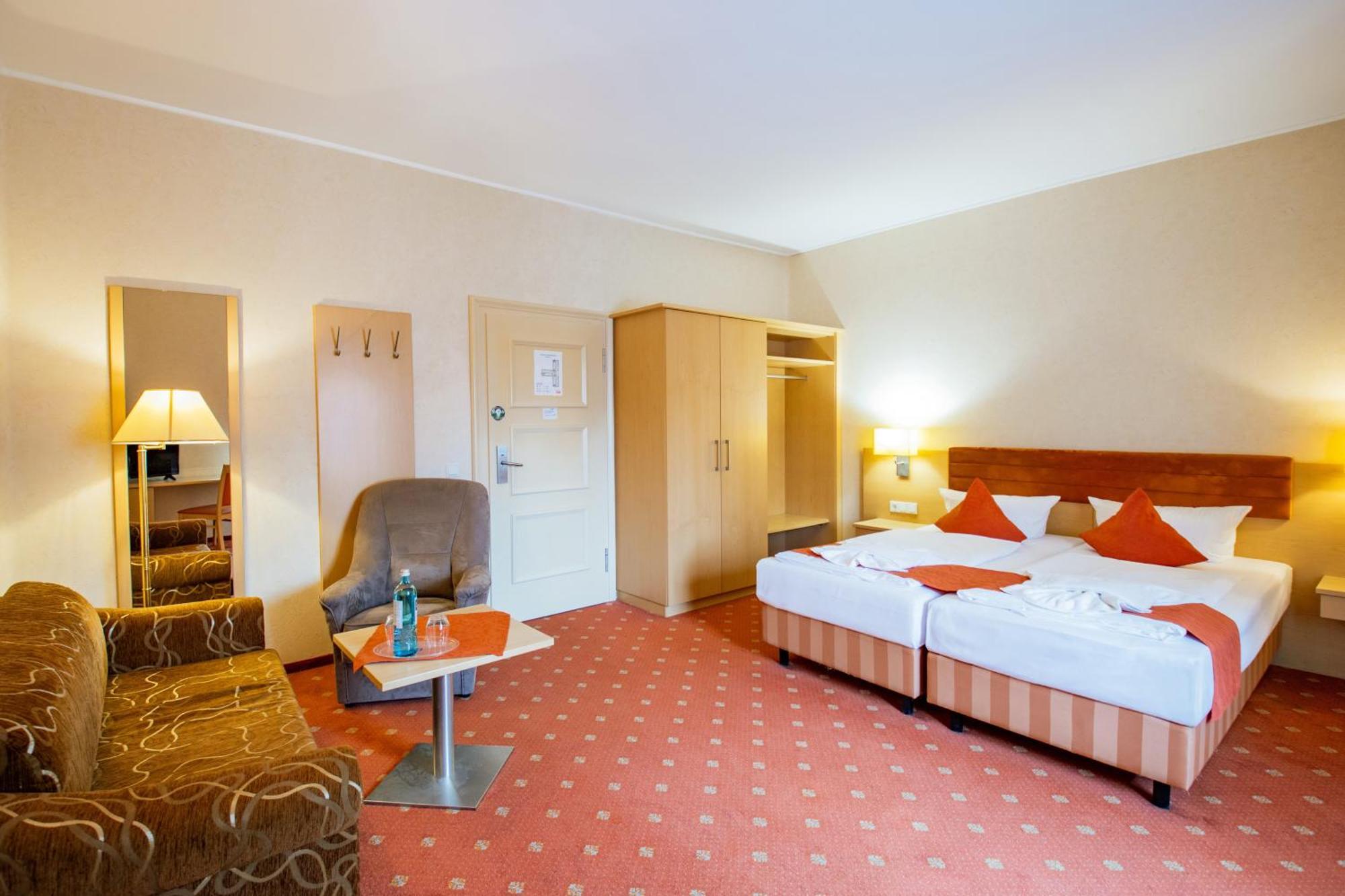 Seehotel Grossraeschen Exterior photo