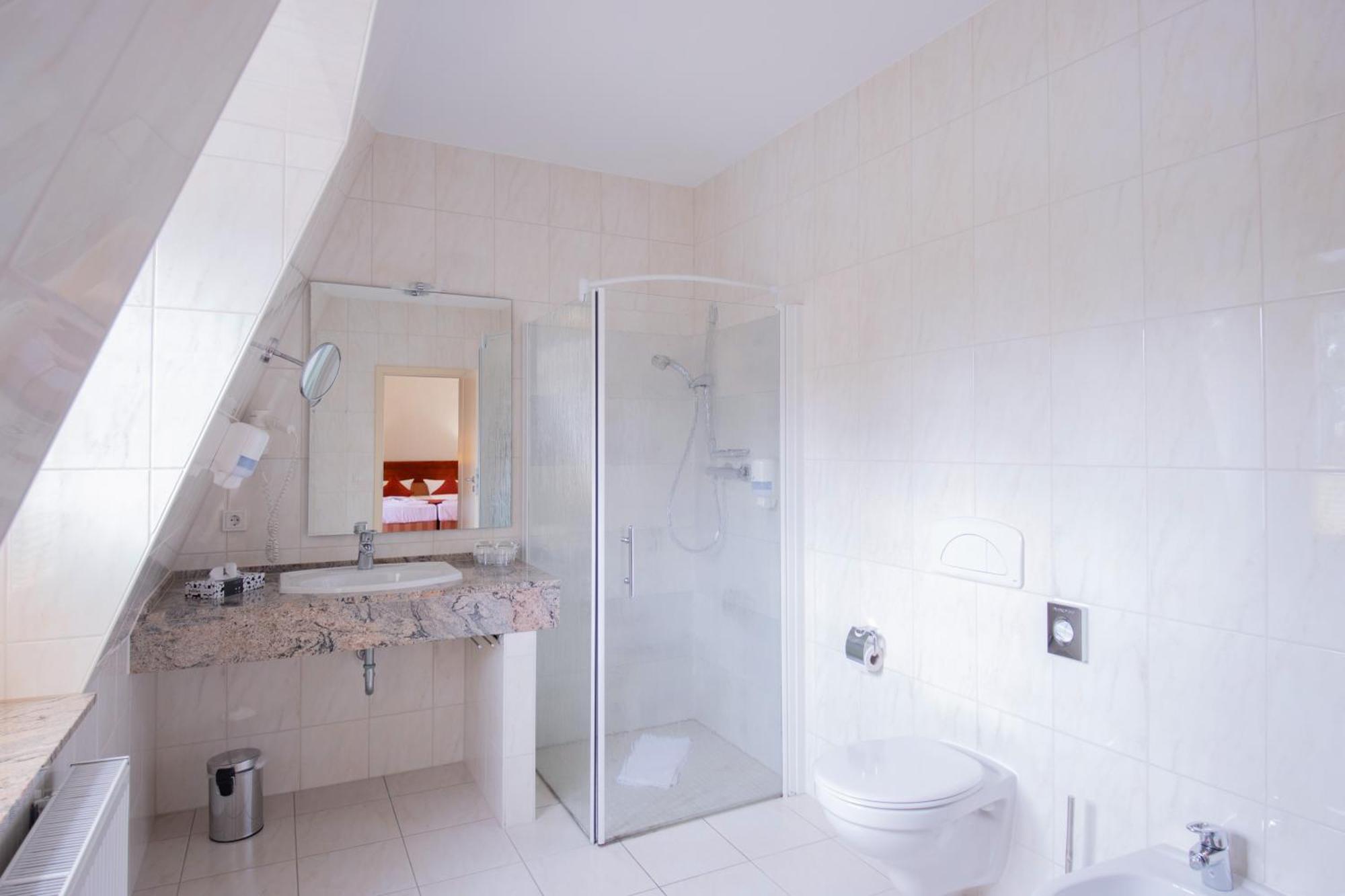 Seehotel Grossraeschen Room photo